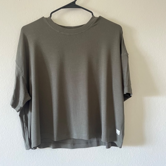Vuori cove crop woman’s short sleeve crewneck T-shirt size M - Picture 4 of 13